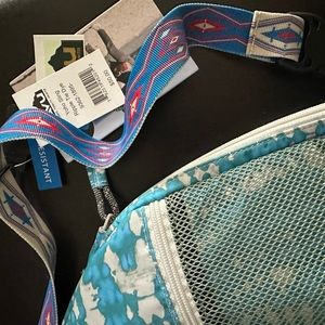 NWT KAVU Crossbody Yoho Sling Ripple Tie Dye